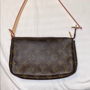 Small Louis Vuitton shoulder bag